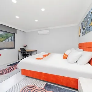 Вилла Orange House Private Garden Terrace Hot Tub Mountain Views Konyaalti, Анталья