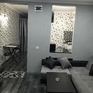 Maia's On Rustaveli Апартаменты Тбилиси